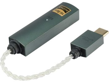 Bærbar lydkonverter iFi Audio GO link Max, set fra en vinkel, rektangulært grønt kabinet, flettet kabel, forgyldt USB-stik