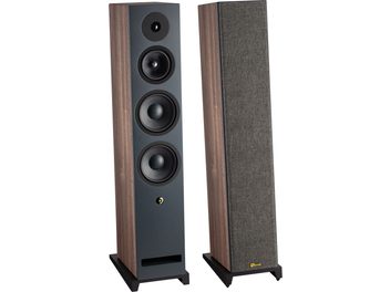 Paire d’enceintes colonnes Davis Acoustics Krypton 9 classik finition noyer, coffrets en bois brun à face avant noire mate dotée de quatre haut-parleurs circulaires, évent rectangulaire et insert jaune, piétement noir, présentées en vue trois-quarts avant dont l’une sans grille et l’autre munie d’une grille tissu gris foncé