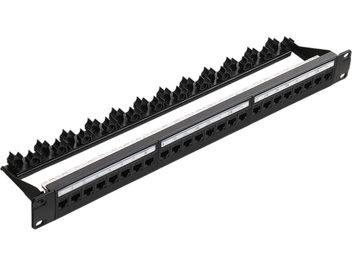 Patchpanel 24 x RJ45 CAT6 sort med 24 nummererede porte på fronten og sort rillet plastikbagstøtte