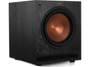 Klipsch SPL-100 bassikõlar, vaade nurga alt, musta tekstuuriga korpus, keskel ümmargune vasevärvi kõlarielement, allosas ristkülikukujuline bassirefleksiava
