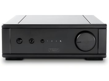 Ενισχυτής hi-fi στερεοφωνικός Rega io μαύρο ματ, μπροστινή όψη με περιστροφικά κουμπιά, πλήκτρα, υποδοχή ακουστικών, λιτό σχεδιασμό