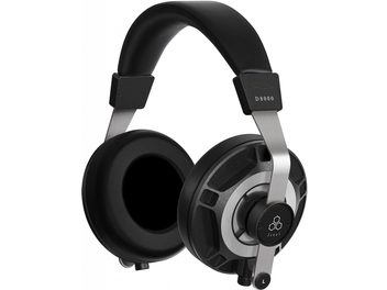 Casque hifi ouvert Final D8000 noir, vu de trois-quarts face. Coques noires et argentées, arceau rembourré noir