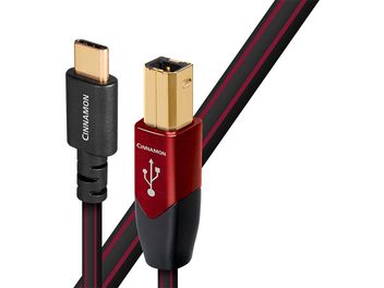 Audioquest Cinnamon USB kabel, pozlačena USB-B in USB-C priključka, rdeče in črno opletena ovojnica, približan pogled na končne dele