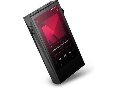 Balador audiophile Astell&Kern SP3000M, vedere din unghi, ecran tactil aprins, butoane laterale, două porturi audio superioare
