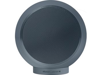 Kompakt hi-fi-højttaler Elipson Planet M Neptune Stone i mat blågrå, kugleformet metalkabinet på lille matchende cylindrisk sokkel, synlig rund perforeret frontgrill, set forfra