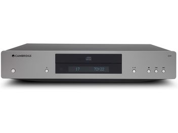 Lector CD Cambridge Audio CXC V2 gri antracit cu finisaj argintiu, vedere frontală, afișaj digital albastru, față minimalistă