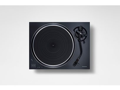 Platine vinyles hi-fi Technics SL-1500CEG-K noire, vue de dessus centrée sur le plateau, avec bras de lecture et commandes visibles