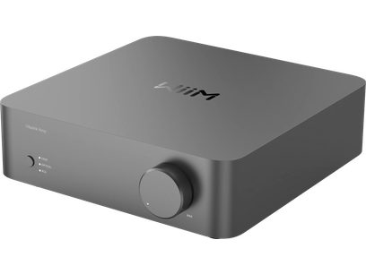 Stereo integrerad hi-fi-förstärkare WiiM Vibelink Space grey med rektangulärt hölje, cirkulär knapp och graverad text.
