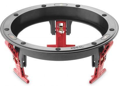 Enceinte encastrable Focal 300 ICW8 rouge et noire, vue de face en gros plan, grille de protection grise et argentée