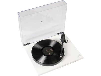 Platine vinyles hi-fi Rega Planar 1 Plus blanc mat, vue de dessus, plateau noir, bras de lecture, couvercle transparent ouvert