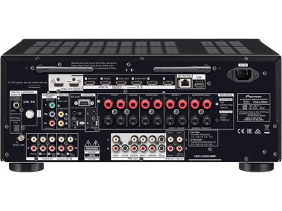 Ampli home-cinéma Pioneer VSX-LX505 noir, vue de face, nombreuses prises audio/vidéo à l'arrière, affichage LED en façade