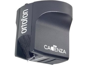 Cellule platine vinyles Ortofon Cadenza Black, vue de 3/4 avant, boîtier noir mat avec logo blanc
