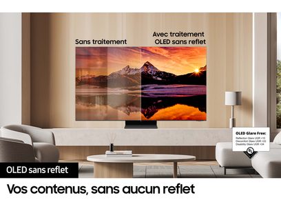Téléviseur OLED Samsung TQ65S95D 2024 affichant deux images comparatives d'un paysage montagneux au coucher du soleil