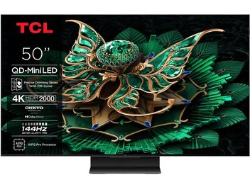 TCL 50C7K sort højopløsnings-tv med slankt metalramme, set forfra, flad 50-tommer QD-Mini LED-skærm, der viser et dekorativt grønt og gyldent mønster samt tekniske oplysninger til venstre, monteret på en central metallisk fod