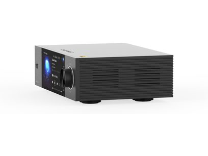 Δικτυακός αναπαραγωγέας ήχου EverSolo DMP-A6 Gen 2, προοπτική όψη, ορθογώνια κατασκευή, μαύρη πρόσοψη με έγχρωμη οθόνη και κυκλικό κουμπί, πλευρές με αυλακώσεις, κυκλικά πόδια.