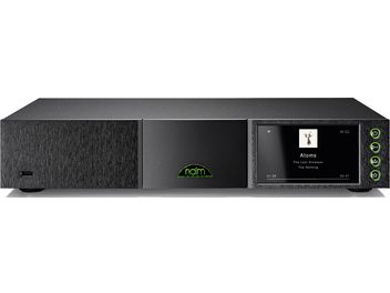 Lettore audio di rete Naim NDX2 nero, frontale con display, pulsanti, porte USB e telecomando, vista frontale