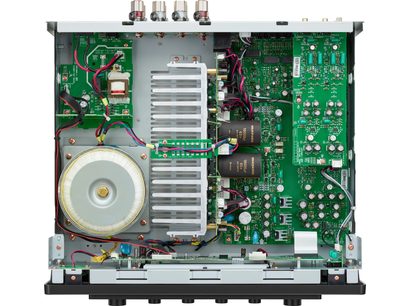 Ampli hi-fi stéréo Marantz Model 50 noir, vue intérieure composants électroniques et circuits imprimés, 4 tubes à vide argentés