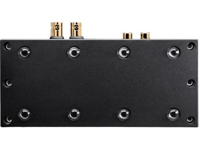Convertisseur audio DAC Qutest Chord Electronics, vue de dessus, surface noire, connecteurs dorés, vis circulaires