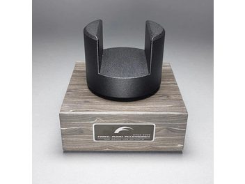 Franc Audio Accessories wooden audio cable support with U-shaped metal element, understated and elegant