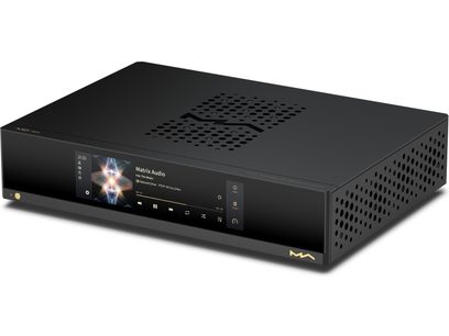 Mattmustast alumiiniumist Matrix Audio MD-1P integreeritud stereo hi-fi võimendi, vaade kolmveerand eest: klaasist esipaneelil on puutetundlik värviekraan, vasakul kuldne ümmargune nupp, paremal kuldne MA logo ning suured ümmargused ventilatsiooniavad peal ja külgedel.
