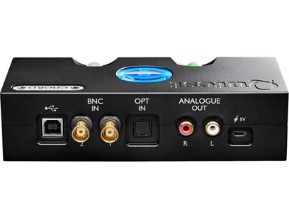 Convertisseur audio DAC Qutest noir, vue arrière, connecteurs USB, BNC, optique, sorties analogiques RCA, port alimentation