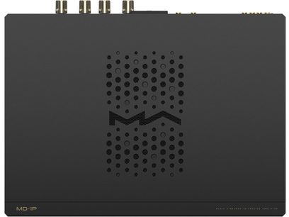 Mustast metallist Matrix Audio MD-1P integreeritud stereo hi-fi võimendi, vaade ülalt, keskosas MA mustriga perforeeritud ventilatsioonirest ja ülemisel serval reas kuldsete RCA-pistikute rida