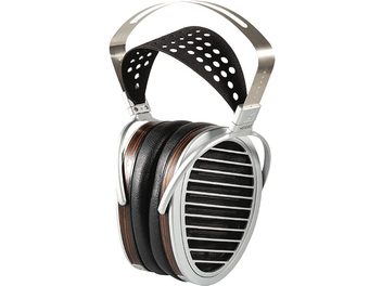 Casque hifi ouvert Hifiman HE1000SE, vue de trois-quarts avant, coques ajourées en métal, arceau et coussinets en cuir noir