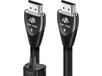 Deux câbles HDMI 8K-10K AudioQuest Dragon noirs, connecteurs argentés, gaine tressée, sur fond blanc