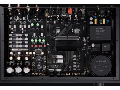 Lecteur audio réseau EverSolo DMP-A8, vue de face, boîtier noir avec multiples connecteurs, boutons et voyants