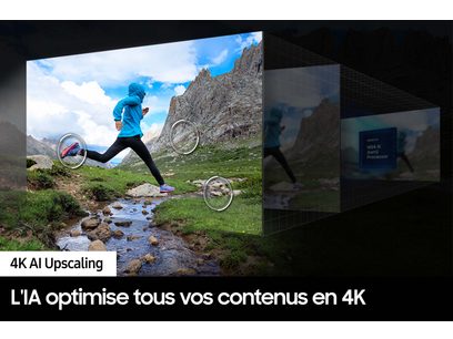 Téléviseur Samsung TQ65S95D 2024 affichant une randonneuse sautant sur un chemin de montagne rocheux