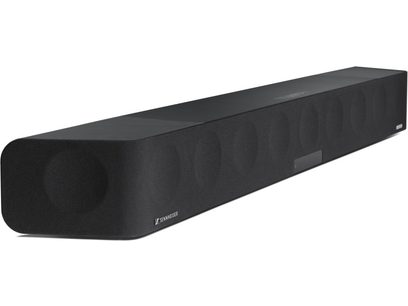 Barra audio nera Sennheiser AMBEO Soundbar Max vista frontale in prospettiva, forma rettangolare allungata con angoli arrotondati