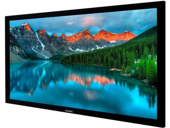 Οθόνη Lumene Movie Palace UHD 4K 200P 2.35:1 που απεικονίζει ορεινό τοπίο με λίμνη και δάσος, μετωπική άποψη