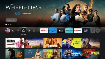 Interfaz de usuario de una plataforma de streaming con carteles de series y películas, logotipos de servicios, iconos de navegación