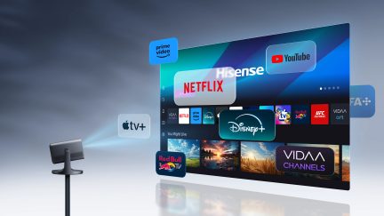 Must projektor jalal, virtuaalekraan voogedastusrakenduste logodega, sinine taust, nähtav kasutajaliides