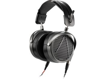 Odprte slušalke Audeze MM-500, široke ušesne školjke iz kovine in črnega usnja, oblazinjen naglavni trak, spiralni kabel, belo ozadje