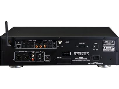 Lecteur audio réseau Advance Paris X-Stream 9, vue de face, façade noire avec boutons et connecteurs, affichage bleu