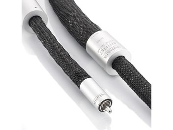 Câble coaxial numérique Inakustik Digital-2405 AIR RCA 1,5m, gaine tressée noire, connecteurs cylindriques argentés, vue rapprochée