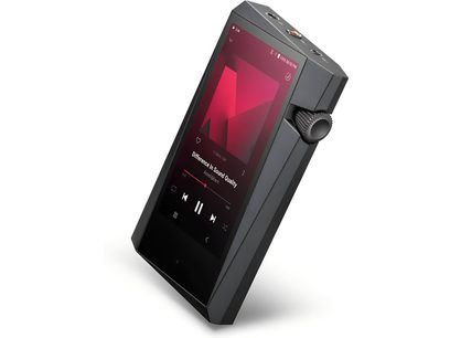 Baladeur audiophile Astell&Kern SR35 charcoal gray, vue de face, écran affichant un graphique rouge, molette de contrôle sur le côté
