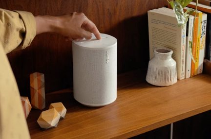 Era 100 z nadzorom na dotik