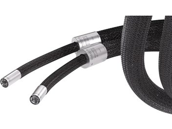 Câble audio analogique RCA Inakustik NF-2405 AIR avec gaine tressée noire, connecteurs métalliques argentés et bagues gravées