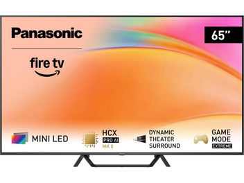 Televizor Panasonic TV-65W95BEG v črni barvi z ozkim okvirjem iz kovine in plastike, 65-palčni zaslon pogled spredaj, postavljen na dva centralna, nagnjena nogala, prikaz logotipov Fire TV, Mini LED in drugih funkcij