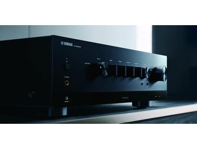 Yamaha R-N1000A black
