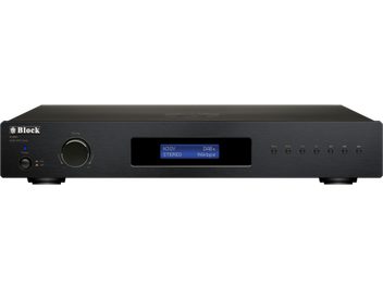 Tuner DAB+/FM Block R-250+ noir, boîtier métallique brossé, vue de face avec grand bouton de réglage à gauche, afficheur bleu central et rangée de petits boutons à droite