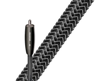 Câble coaxial numérique Audioquest Diamond, connecteur métallique, gaine tressée noire en zigzag, vue rapprochée de profil