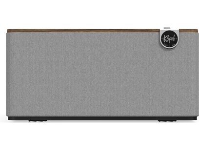 Altavoz Klipsch The Three Plus en nogal, vista frontal, rejilla gris, madera oscura, logotipo negro, botones plateados