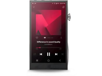 Astell&Kern SE300 audiofiilne muusikamängija, sisselülitatud ekraan kuvab kasutajaliidest, matt must korpus, hõbedased juhtnupud