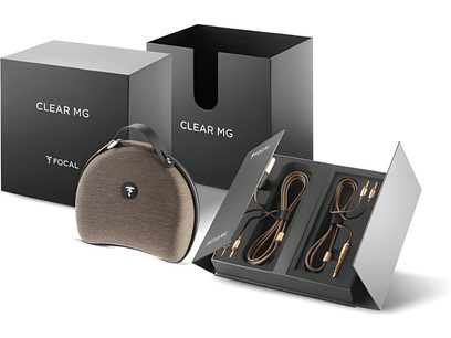 Casque hifi ouvert Focal Clear MG, coloris gris et noir, avec transducteurs apparents, présenté dans son coffret noir