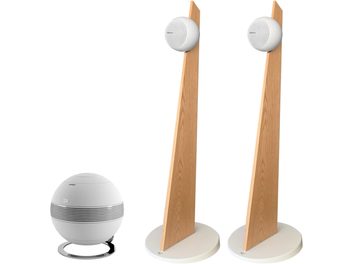Cabasse Pack iO3 valge matt jalaga tammepuust alus + The Pearl SUB valge matt