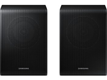 Pereche de boxe spate Samsung SWA-9250S, carcasă dreptunghiulară neagră din plastic, față cu grilaj metalic perforat și logo Samsung centrat în partea de jos, margini ușor rotunjite, vedere din față